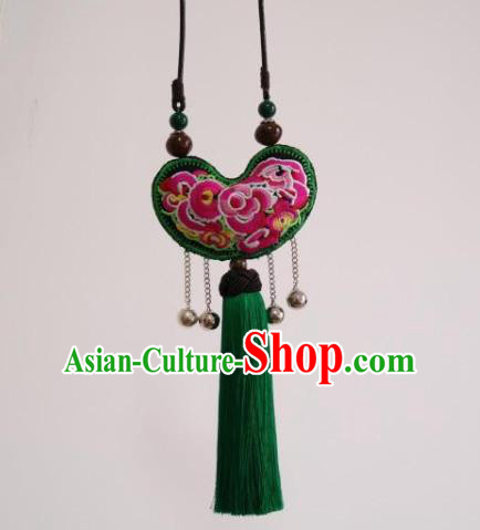 Handmade China Ethnic Green Tassel Necklace Traditional Miao Nationality Embroidered Accessories Necklet Handmade China Ethnic Green Tassel Necklace Traditional Miao Nationality Embroidered Accessories Necklet