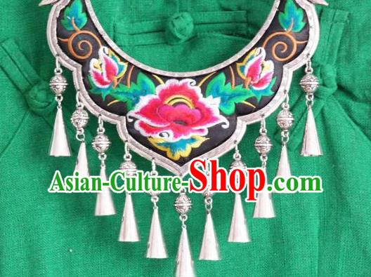 Handmade China Ethnic Folk Dance Accessories Embroidered Necklace National Silver Longevity Lock Handmade China Ethnic Folk Dance Accessories Embroidered Necklace National Silver Longevity Lock