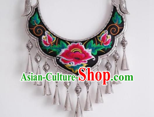 Handmade China Ethnic Folk Dance Accessories Embroidered Necklace National Silver Longevity Lock Handmade China Ethnic Folk Dance Accessories Embroidered Necklace National Silver Longevity Lock