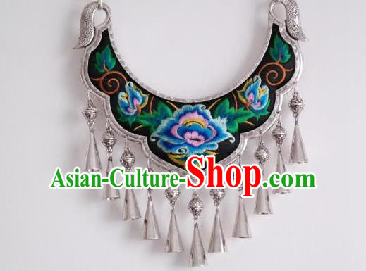 Handmade China Miao Ethnic Folk Dance Accessories National Silver Longevity Lock Embroidered Necklace Handmade China Miao Ethnic Folk Dance Accessories National Silver Longevity Lock Embroidered Necklace