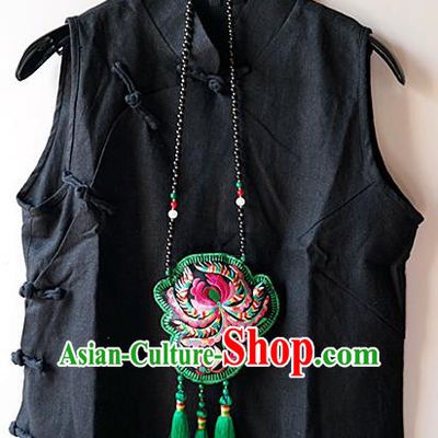China Handmade Embroidered Necklace Miao Ethnic Folk Dance Accessories National Green Tassel Longevity Lock