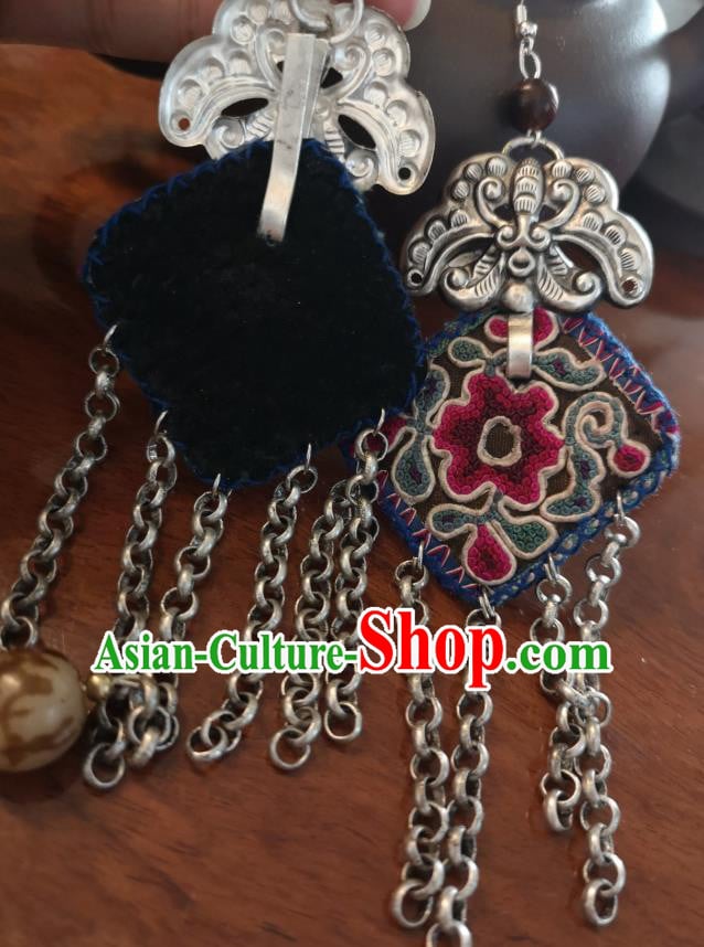 China National Embroidered Earrings Jewelry Accessories Handmade Miao Ethnic Silver Eardrop China National Embroidered Earrings Jewelry Accessories Handmade Miao Ethnic Silver Eardrop