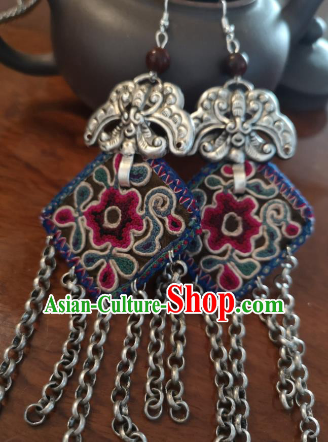 China National Embroidered Earrings Jewelry Accessories Handmade Miao Ethnic Silver Eardrop China National Embroidered Earrings Jewelry Accessories Handmade Miao Ethnic Silver Eardrop