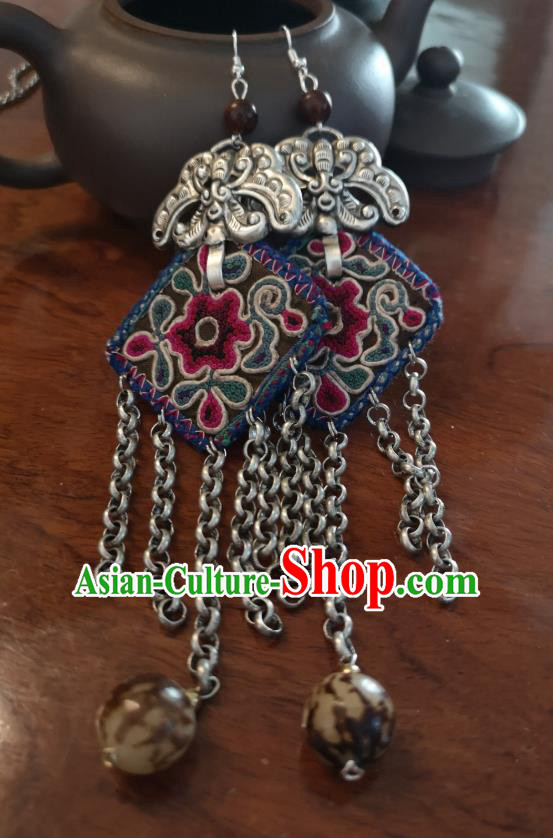 China National Embroidered Earrings Jewelry Accessories Handmade Miao Ethnic Silver Eardrop China National Embroidered Earrings Jewelry Accessories Handmade Miao Ethnic Silver Eardrop