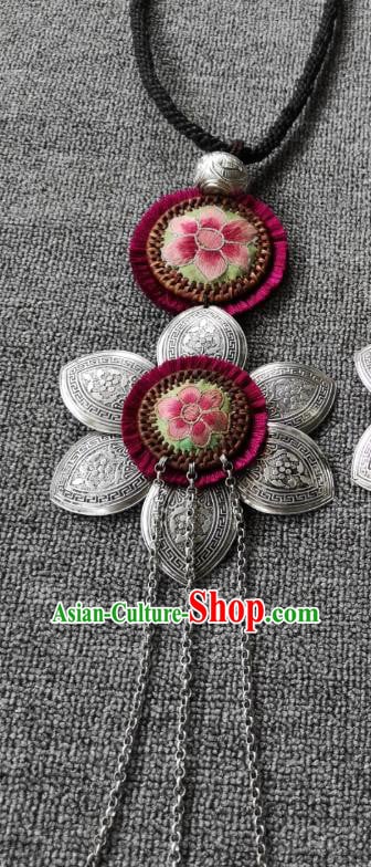 China National Embroidered Necklet Accessories Miao Ethnic Silver Flowers Necklace China National Embroidered Necklet Accessories Miao Ethnic Silver Flowers Necklace
