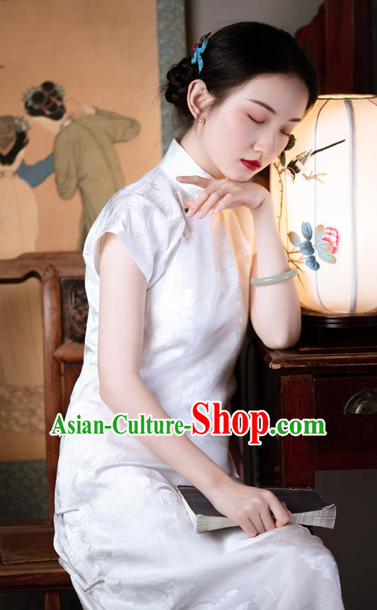 Chinese National Women Classical Qipao Dress Costume Traditional Peony Pattern White Silk Cheongsam