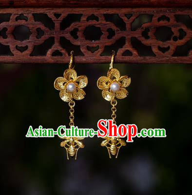 China Traditional Song Dynasty Court Earrings Imperial Palace Gilding Bee Ear Jewelry China Traditional Song Dynasty Court Earrings Imperial Palace Gilding Bee Ear Jewelry