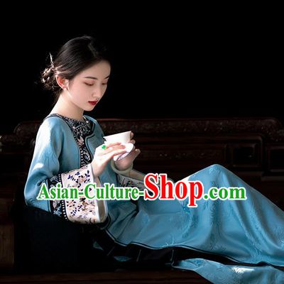 China Traditional Qing Dynasty Qipao Dress Embroidered Blue Silk Cheongsam