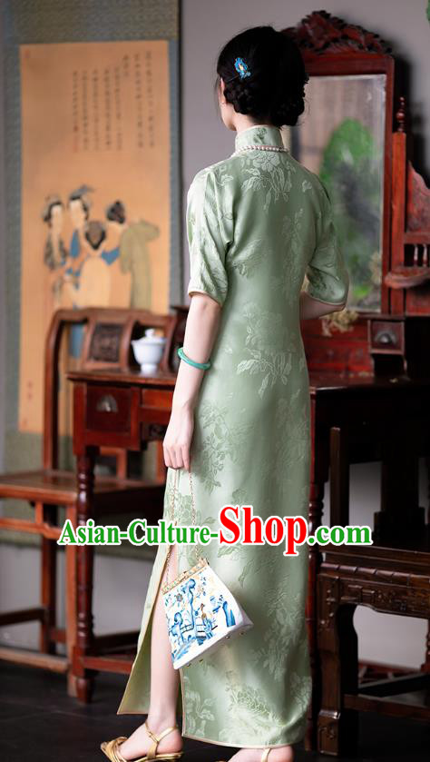 China Traditional Costume Light Green Silk Cheongsam Classical Qipao Dress China Traditional Costume Light Green Silk Cheongsam Classical Qipao Dress