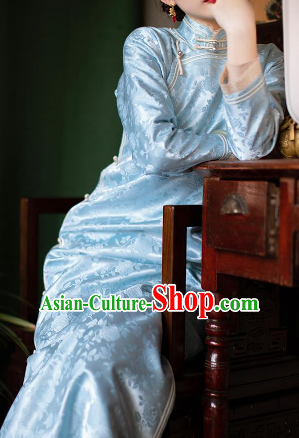 China Traditional Costume National Women Dress Classical Cheongsam Light Green Silk Qipao China Traditional Costume National Women Dress Classical Cheongsam Light Green Silk Qipao