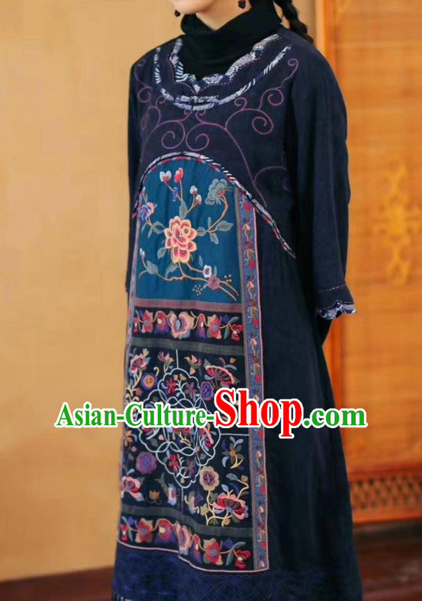 Chinese Retro Embroidered Navy Flax Dress Traditional National Women Cheongsam Clothing Chinese Retro Embroidered Navy Flax Dress Traditional National Women Cheongsam Clothing