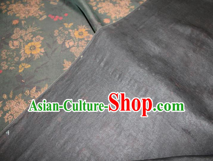 Chinese Classical Crack Pattern Dark Green Silk Drapery Traditional Gambiered Guangdong Gauze Cheongsam Fabric Chinese Classical Crack Pattern Dark Green Silk Drapery Traditional Gambiered Guangdong Gauze Cheongsam Fabric