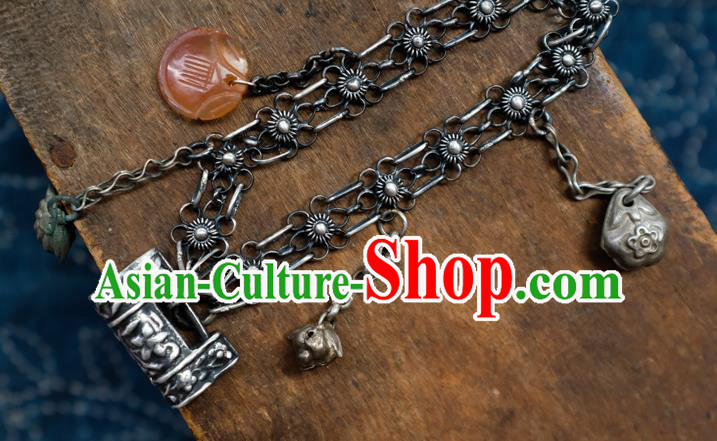 Chinese Traditional Plum Blossom Jewelry Handmade Silver Lock Bracelet Accessories