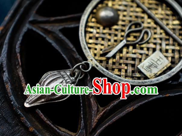 China Traditional Retro Earrings Handmade Jewelry Silver Carving Ear Accessories China Traditional Retro Earrings Handmade Jewelry Silver Carving Ear Accessories