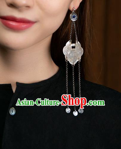 China Traditional Retro Longevity Lock Tassel Earrings Handmade Jewelry Silver Ear Accessories China Traditional Retro Longevity Lock Tassel Earrings Handmade Jewelry Silver Ear Accessories