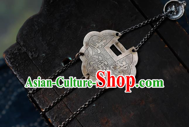 China Traditional Retro Longevity Lock Tassel Earrings Handmade Jewelry Silver Ear Accessories China Traditional Retro Longevity Lock Tassel Earrings Handmade Jewelry Silver Ear Accessories