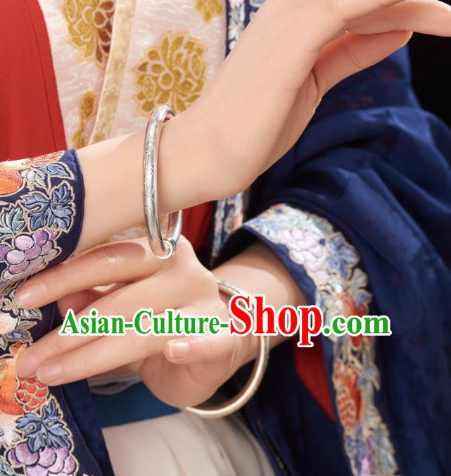 China Tang Dynasty Empress Jewelry Accessories Ancient Court Woman Carving Silver Bracelet