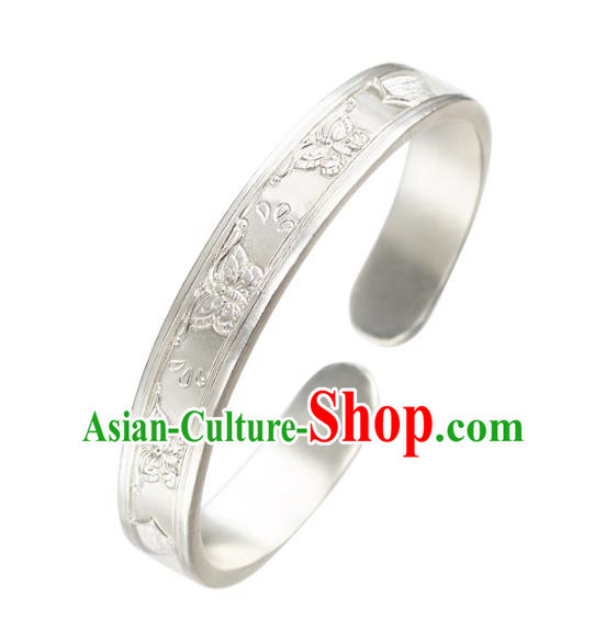 China Handmade Ancient Court Princess Silver Carving Butterfly Bracelet National Jewelry Accessories China Handmade Ancient Court Princess Silver Carving Butterfly Bracelet National Jewelry Accessories