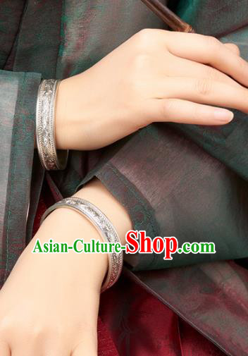China Handmade Wedding Bracelet Carving Cloud Silver Jewelry Accessories