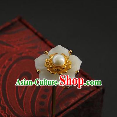 China Ancient Princess Hair Accessories Traditional Handmade Court White Jade Plum Hairpin Ming Dynasty Pearl Hair Stick