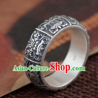 China Traditional Handmade Carving Silver Bracelet National Bangle Accessories