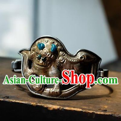 Chinese Handmade Bracelet Accessories Traditional Silver Carving Lion Jewelry