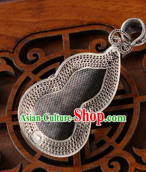 China Traditional Accessories Handmade Cloisonne Bat Necklace Pendant National Jade Gourd Silver Jewelry China Traditional Accessories Handmade Cloisonne Bat Necklace Pendant National Jade Gourd Silver Jewelry