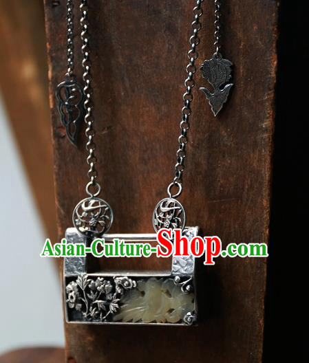 Handmade China Qing Dynasty Accessories Traditional Retro Necklace Pendant National Silver Lock Jewelry Handmade China Qing Dynasty Accessories Traditional Retro Necklace Pendant National Silver Lock Jewelry