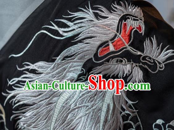 China Traditional Ancient Royal Woman Embroidered Hanfu Robe Ming Dynasty Noble Mistress Clothing
