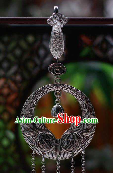 Chinese Traditional Silver Bell Tassel Pendant Collar Accessories Cheongsam Brooch Jewelry Handmade Breastpin Chinese Traditional Silver Bell Tassel Pendant Collar Accessories Cheongsam Brooch Jewelry Handmade Breastpin