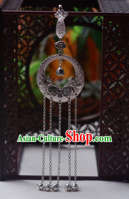 Chinese Traditional Silver Bell Tassel Pendant Collar Accessories Cheongsam Brooch Jewelry Handmade Breastpin Chinese Traditional Silver Bell Tassel Pendant Collar Accessories Cheongsam Brooch Jewelry Handmade Breastpin