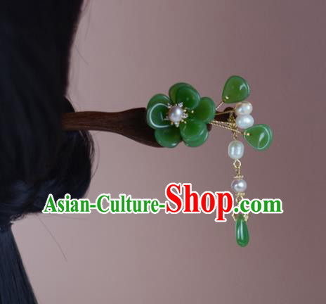 China Classical Cheongsam Green Plum Tassel Hair Stick Traditional Hair Accessories Wood Hairpin China Classical Cheongsam Green Plum Tassel Hair Stick Traditional Hair Accessories Wood Hairpin