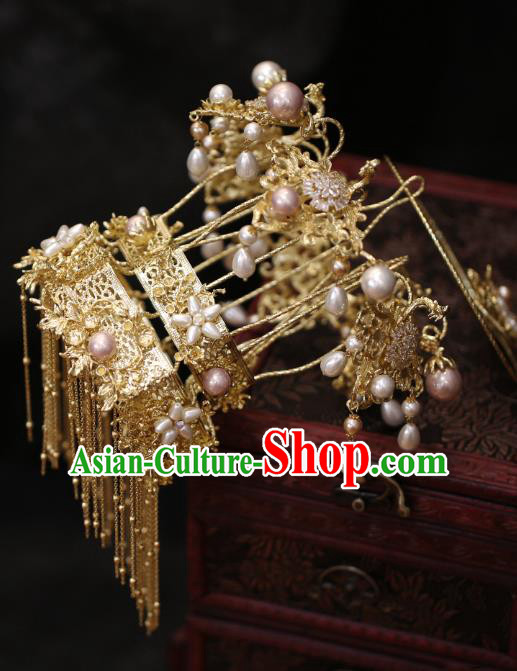 China Golden Tassel Portable Lantern Traditional Wedding Prop Bride Accessories China Golden Tassel Portable Lantern Traditional Wedding Prop Bride Accessories