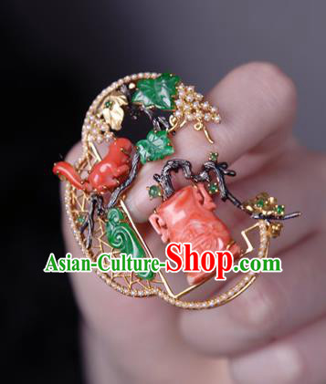 China Classical Cheongsam Carving Squirrel Brooch Traditional Handmade Jade Pearls Breastpin China Classical Cheongsam Carving Squirrel Brooch Traditional Handmade Jade Pearls Breastpin