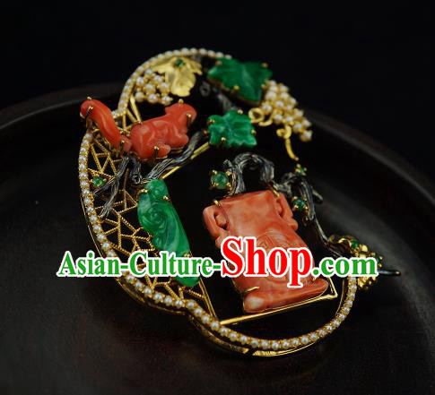 China Classical Cheongsam Carving Squirrel Brooch Traditional Handmade Jade Pearls Breastpin China Classical Cheongsam Carving Squirrel Brooch Traditional Handmade Jade Pearls Breastpin