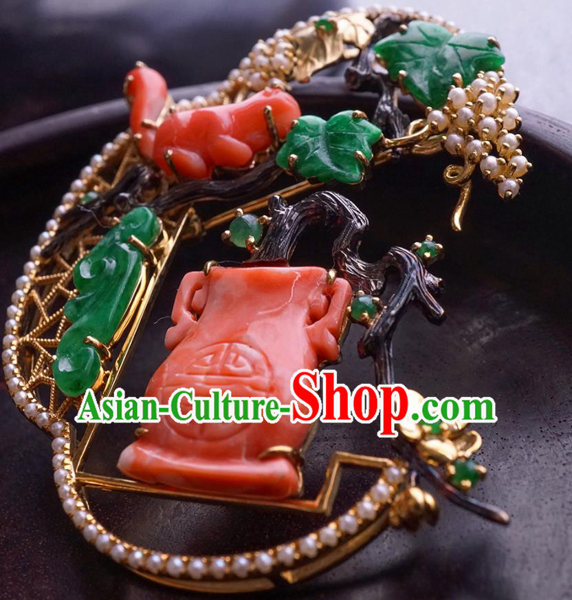 China Classical Cheongsam Carving Squirrel Brooch Traditional Handmade Jade Pearls Breastpin China Classical Cheongsam Carving Squirrel Brooch Traditional Handmade Jade Pearls Breastpin