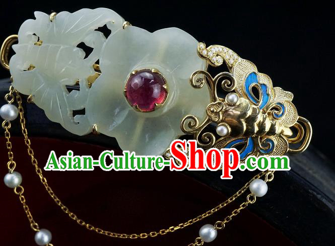 China Classical Cheongsam Jade Carving Butterfly Plum Brooch Traditional Handmade Golden Tassel Breastpin China Classical Cheongsam Jade Carving Butterfly Plum Brooch Traditional Handmade Golden Tassel Breastpin