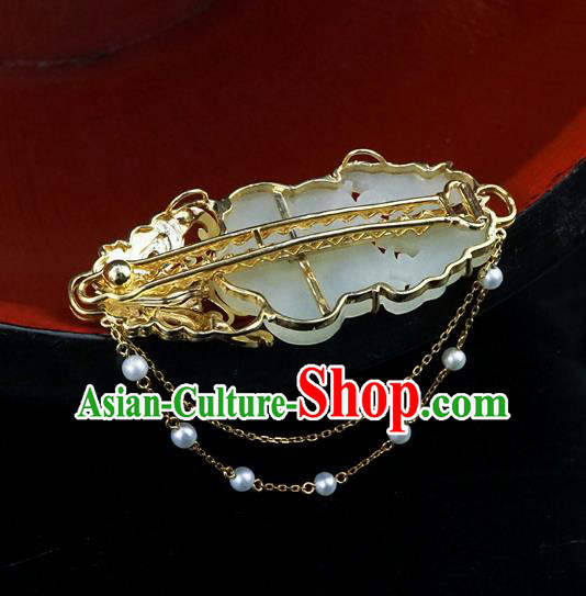 China Classical Cheongsam Jade Carving Butterfly Plum Brooch Traditional Handmade Golden Tassel Breastpin China Classical Cheongsam Jade Carving Butterfly Plum Brooch Traditional Handmade Golden Tassel Breastpin