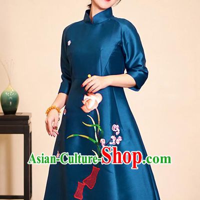 Traditional Chinese Graceful Embroidered Blue Cheongsam Tang Suit Silk Qipao Dress for Women