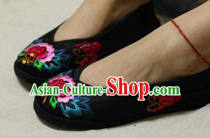 Chinese Traditional Embroidered Black Satin Shoes Hanfu Shoes for Women Chinese Traditional Embroidered Black Satin Shoes Hanfu Shoes for Women
