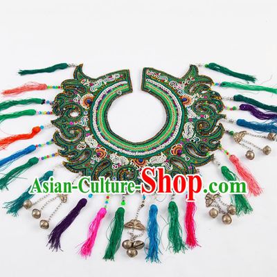 Chinese Traditional Dong Nationality Green Embroidered Shoulder Accessories Ethnic Embroidery Collar Craft