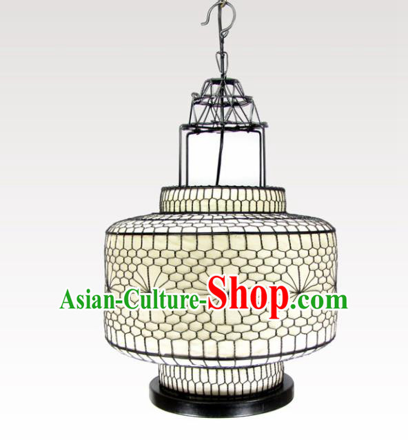 Chinese Traditional Handmade Iron Woven Ceiling Lantern New Year Palace Lamp Chinese Traditional Handmade Iron Woven Ceiling Lantern New Year Palace Lamp