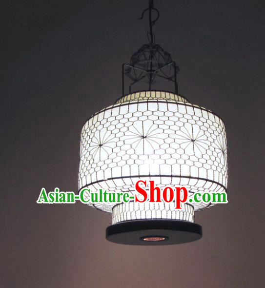 Chinese Traditional Handmade Iron Woven Ceiling Lantern New Year Palace Lamp Chinese Traditional Handmade Iron Woven Ceiling Lantern New Year Palace Lamp