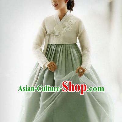 Korean Traditional Hanbok Bride Beige Blouse and Light Green Dress Outfits Asian Korea Wedding Fashion Costume for Women
