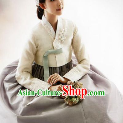 Korean Traditional Hanbok Mother White Blouse and Grey Dress Outfits Asian Korea Wedding Fashion Costume for Women