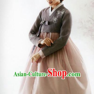 Korean Traditional Hanbok Mother Grey Blouse and Pink Dress Outfits Asian Korea Wedding Fashion Costume for Women