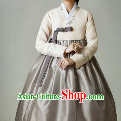 Korean Traditional Hanbok Mother White Blouse and Grey Satin Dress Outfits Asian Korea Wedding Fashion Costume for Women