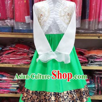 Korean Traditional Court Hanbok Garment White Blouse and Green Dress Asian Korea Fashion Costume for Women