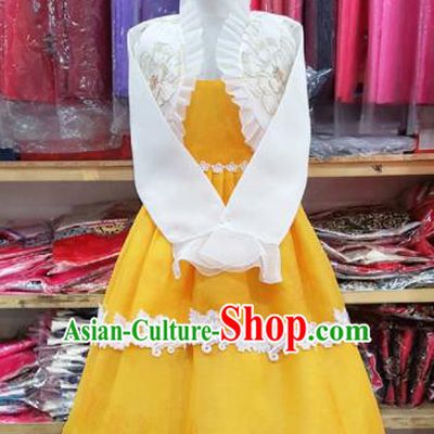 Korean Traditional Court Hanbok Garment White Blouse and Yellow Dress Asian Korea Fashion Costume for Women