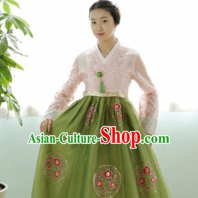 Korean Traditional Court Hanbok Garment Pink Blouse and Green Dress Asian Korea Fashion Costume for Women